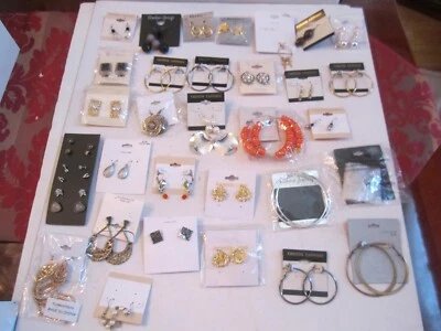 65 PAIRS OF EARRINGS - FASHION JEWELRY - PASTEL, SOPHIA, CANDIE & MORE - LOT1 RR - Image 1 of 4
