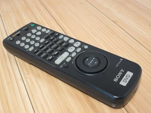 Sony DVD Remote Controller WIth Glow in The Dark Buttons Model RMT-D104A - Picture 1 of 6