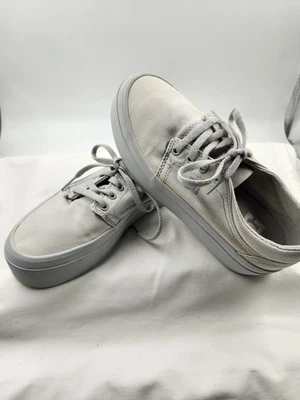 Canvas DC Off White Skate Shoes Size 6 Women's - Image 1 of 4