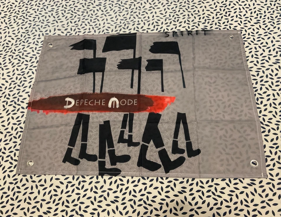 DRAPEAU FLAG DEPECHE MODE SPIRIT 60 Cm X 40 Cm RARE COLLECTOR NEUF - Photo 1/1