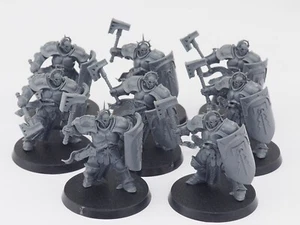 GW WARHAMMER AOS STORMCAST ETERNAL SEQUITORS X 8. ASSEMBLED. YELLOW 1986 - Picture 1 of 1