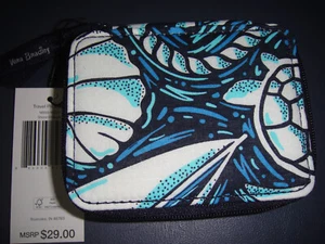 VERA BRADLEY TRAVEL PILL CASE in the CUTE "SHORE ENOUGH" PATTERN! $29 NWT!! - Picture 1 of 4