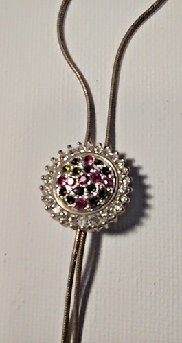 VETEMENTS Collana Bolo cravatta tono oro rosso verde strass vintage catena a spina di pesce