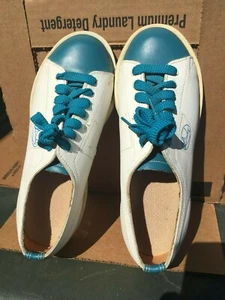 Lind's Performance Women's bowling shoes, White with Teal trim, LEFT HANDED - Picture 1 of 4