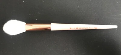 essence it's BRUSH hour! precise face brush NEU - Pinsel - Bild 1 von 3