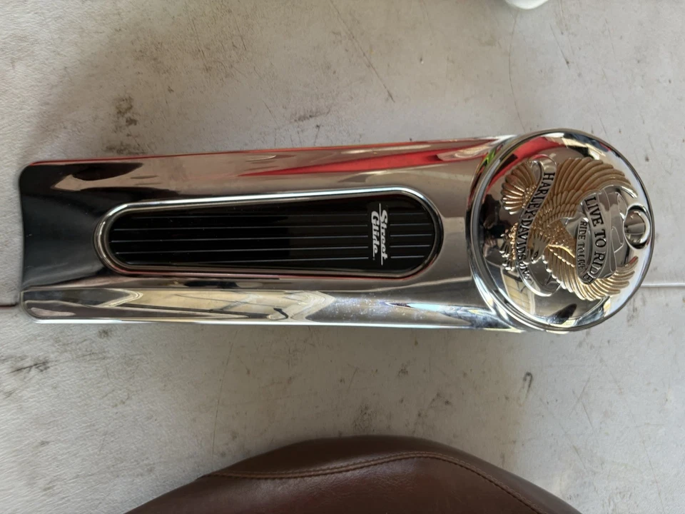 2014 Street Glide Harley Davidson Gas Tank Center Console Cover Foto 1 de 1