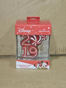 Disney Hallmark Topolino Bastone di Caramelle Decorazione Albero di Natale 2019 Nuovo con scatola! - Foto 1 di 6