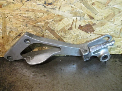 Platine repose pied arrière gauche Yamaha 850 TDM 3VD - Photo 1/4