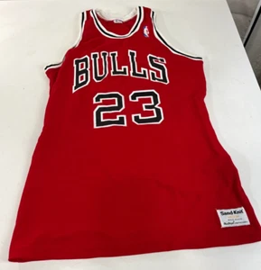 VINTAGE CHICAGO BULLS MACGREGOR SANDSTRICK MICHAEL JORDAN TRIKOT GRÖSSE M passt aber klein - Bild 1 von 6
