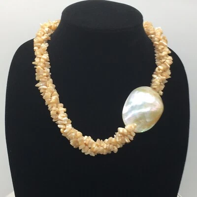 Collar Sea Shell Chip Cuentas Multi Hilo Torcido Shell Focal Aprox 22" Foto 1 de 4