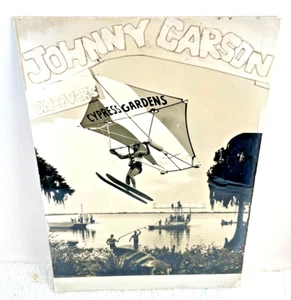 1960's Photo Host Johnny Carson Discovers Cypress Gardens Water Skiing - Picture 1 of 3