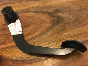 Fiat Cinquecento Seicento RHD NEW GENUINE clutch pedal 7665279 20E2 - Picture 1 of 4