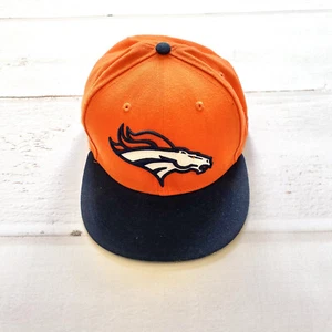 Usato in ottime condizioni - NFL Broncos - Cappello aderente New Era - Taglia 7 3/8 - Foto 1 di 5