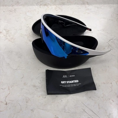 Oakley Meta Vanguard Prizm Sapphire Lenses With White Frame AI Glasses Sunglasse - Image 1 of 4