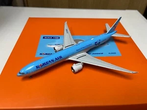 JC Wings 400 Korean Air B777-300ER "2000s color - 50 Year Excellence Logo" 1:400 - Picture 1 of 1