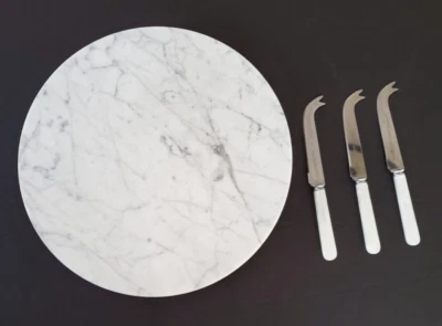 Bandeja giratoria giratoria de mármol italiano Carrara ATAPCO con 3 cuchillos para queso Foto 1 de 4