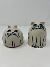 KD Karen Donleavy Black & White Cat Painted Salt & Pepper Shakers Pottery Signed