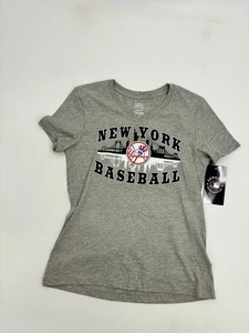 MLB New York Yankees Girls Size L Gray Short Sleeve Graphic Baseball T-Shirt - Picture 1 of 6