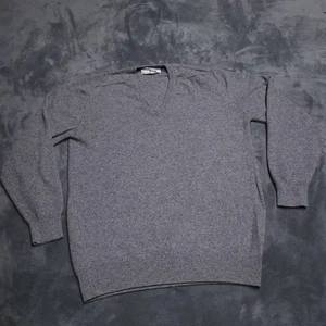 PRINGLE Cashmere Gray V-neck Sweater Made In Scotland Size Medium Soft Fireside - Picture 1 of 5