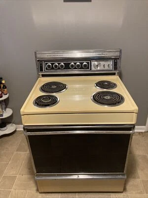 Retro Stove - Image 1 of 4