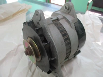 Jaguar XJ12 1975, alternador Triumph TR8 Lucas A2504 o Lucas 24055, nuevo en stock Foto 1 de 4