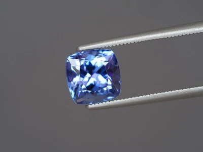 Impresionante Tanzanita Azul Violeta Natural AAA de 2,40 quilates Corte Cojín Piedra Preciosa Suelta Foto 1 de 4