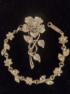 Elegante pulsera y broche Demi Napier de plata con diamantes de imitación Foto 1 de 4