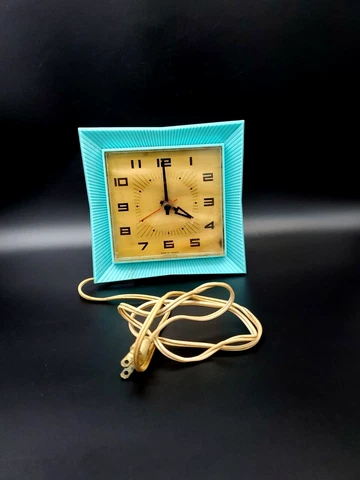 Vintage Westclox S8-Q Frolic Desk Clock Mid Century Modern Square Tested Canada Cover