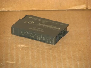 Siemens 6ES7 132-4BD00-0AA0 Simatic S7 Digital Output Module - Picture 1 of 4