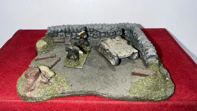 Diorama búnker alemán de la Segunda Guerra Mundial hecho a mano 1/72 soldados y vehículo blindado 3,5x4 Foto 1 de 4