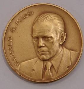Gerald R. Ford 1974 Inauguration Medal - Gilt .999 Silver Medal - 4.64 troy oz. - Foto 1 di 4