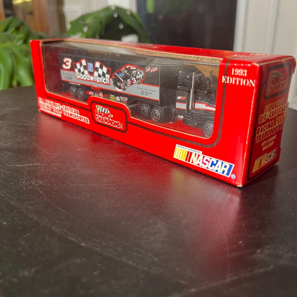 Camión transportador Goodwrench 1:64 RACING CHAMPIONS 1993 #3 GM Dale Earnhardt SR Foto 1 de 4