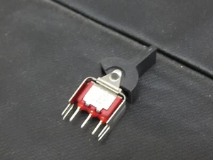 C&K 7101J2V3QE2 ROCKER SWITCH SPDT 5A 120V BLK ACTUATOR - USA FAST SHIPPING - Picture 1 of 1
