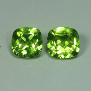 1.76 Cts_Matching Pair_100 % Natural Unheated Green Peridot_Pakistan - Bild 1 von 3