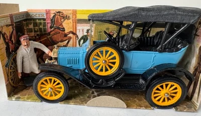 Corgi Classics 1915 Ford, #9013 w/box - Image 1 of 4
