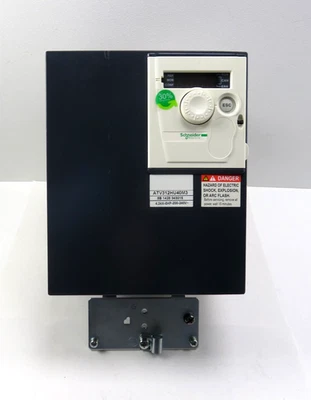 Unidade de velocidade variável Schneider Electric ATV312HU40M3 - Imagem 1 de 4