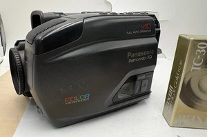 Panasonic PV-IQ403 Palmcorder VHS-C Camcorder Video Camera Recorder + 2 New Tape - Picture 1 of 4
