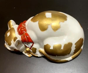 VINTAGE KUTANI JAPANESE GOLD CERAMIC SLEEPING CAT 9-1/2” FIGURINE - Picture 1 of 4