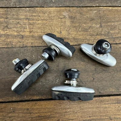 Juego de pastillas de freno excéntricas Dia Compe AGC de colección zapata de pinza 4 Aero Gran Compe A4 Foto 1 de 4