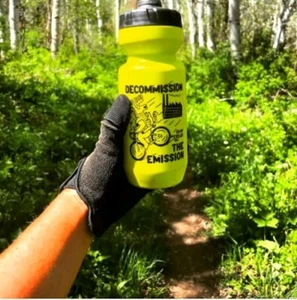 Co-op Cycles Puristische Wasserflasche, 22 flüssige Unzen, New Path/Hypergrün. - Bild 1 von 5