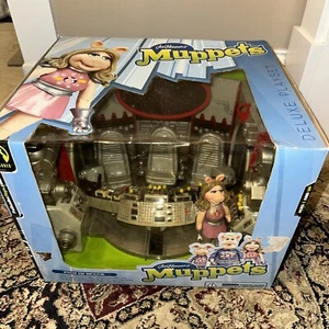 Muppets Pigs in Space Miss Piggy Deluxe Playset 2003 *New* - Picture 1 of 8