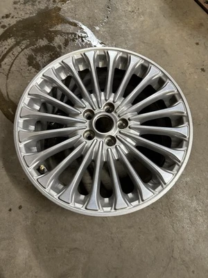 #3961 13-16 FORD FUSION OE USED WHEEL 18" DS7Z1007C "SCRATCHES" - Image 1 of 4