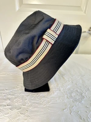 ¡NUEVO CON ETIQUETAS! Sombrero Burberry London Negro Cubo Firma Rayas Nova Check Forro Mediano Foto 1 de 4