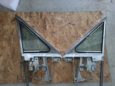 1964 1966 年福特雷鸟通风窗玻璃组件动力翼窗 — 第 1/2 张图片