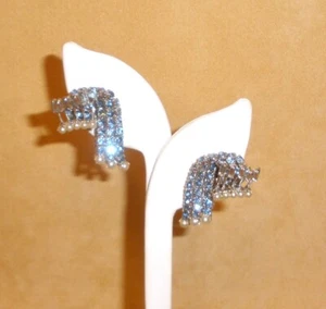 Over the Top Ohrringe 60er Jahre blau Strass, Perlen, klar Baguette Kletterer - Bild 1 von 8