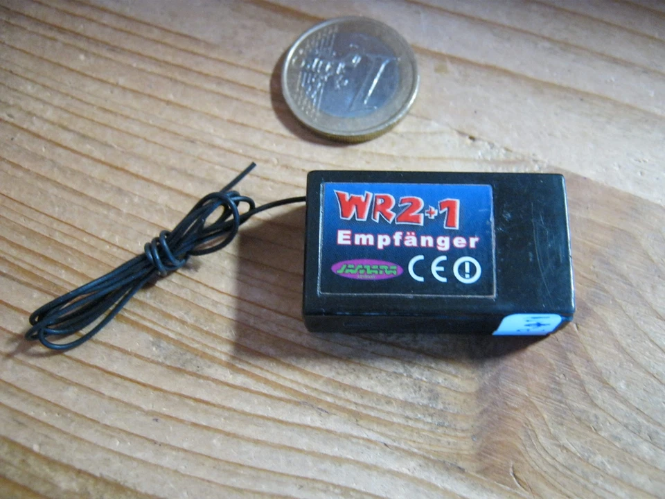 Empfänger   FM 40 Mhz  für 3 Servos auch für Graupner Jamara - Bild 1 von 1