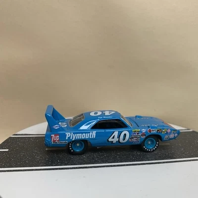 Johnny Lightning Stock Car Legends Pete Hamilton #40 Plymouth Superbird azul casi nuevo Foto 1 de 4