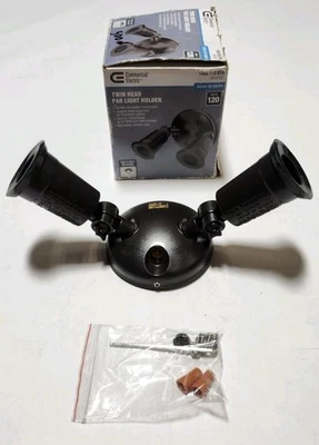 Soporte de luz eléctrico comercial doble cabezal par bronce crepúsculo a amanecer 1003953016 Foto 1 de 4