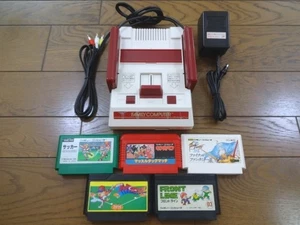 Famicom AV Set with 5 Games Nintendo - Picture 1 of 4