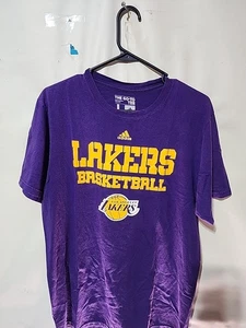 Adidas Lakers Basketball Go To Teetagless Uomo Large P2p 21" Lunghezza 27"  - Foto 1 di 6